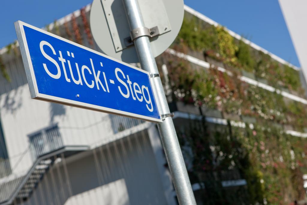 Stuecki